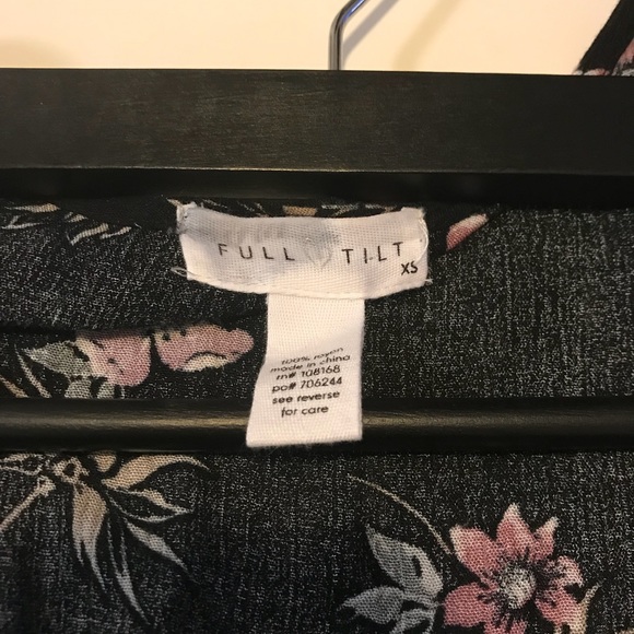 Black floral romper XS | Full Tilt - Picture 5 of 5